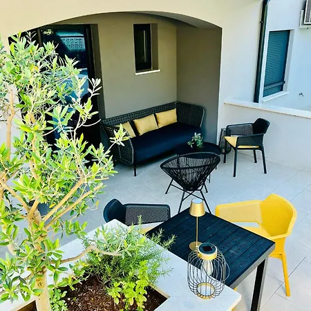 Colibri-Design&Beach Appartement Mit 40M2 Terrasse Und 2 Sups Pjescana Uvala Kültér fotó